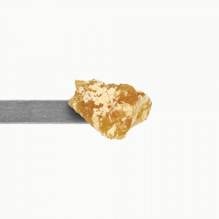 Explorez l'excellence du Distillat de CBD, un extrait raffiné de cannabis, soigneusement obtenu à partir de fleurs de chanvre de qualité supérieure. Finement élaboré, notre distillat de cannabidiol offre une concentration exceptionnelle de CBD, allant jusqu'à 90%.
