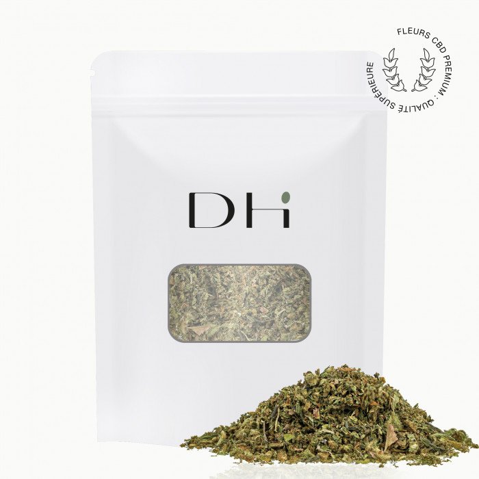 Notre trim de qualité supérieure, cultivé en intérieur, offre une expérience CBD exceptionnelle. Avec une coupe méticuleuse et une préservation minutieuse des cannabinoïdes, notre trim répond aux normes les plus élevées.